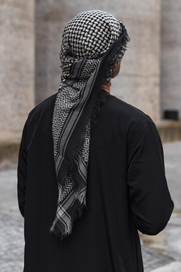 Black Essentials Emirati Kandura