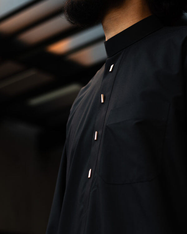 Black Sharaf Collared Thobe