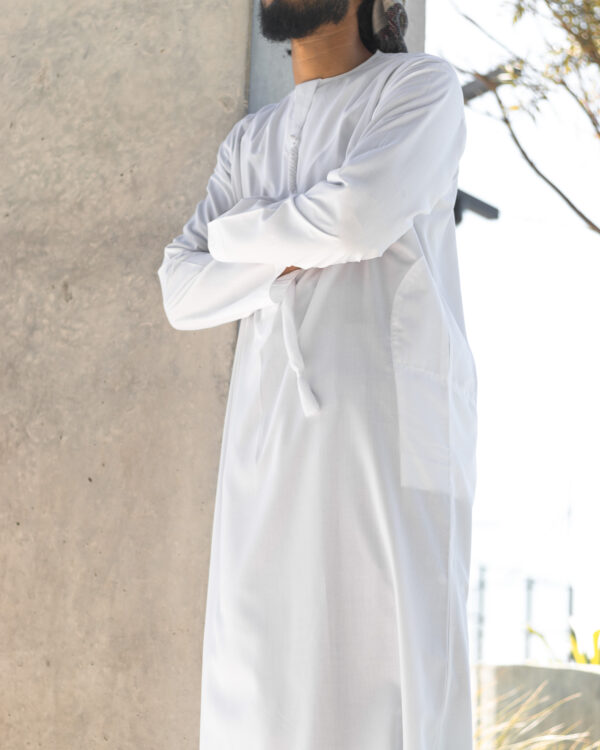 Classic White Emirati Kandura