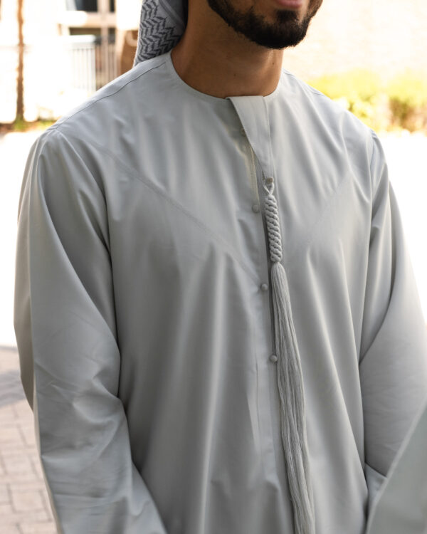Glacier Grey Amir Emirati Kandura